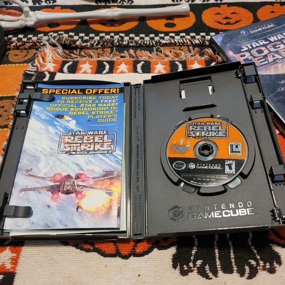Star Wars Rogue Leader Rogue Squadron 2 and Revel Strike Rogue Squadron 3 - Picture 3 of 6